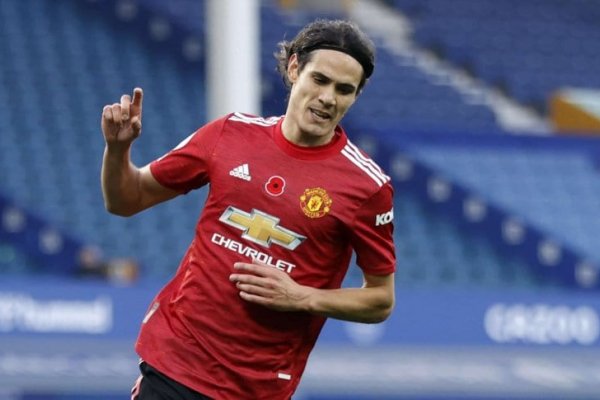 Manchester United derrotó a Everton con el debut goleador de Cavani en Premier League