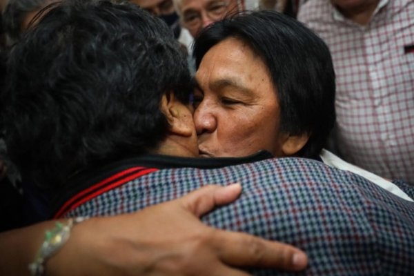 El emotivo encuentro entre Evo Morales y Milagro Sala