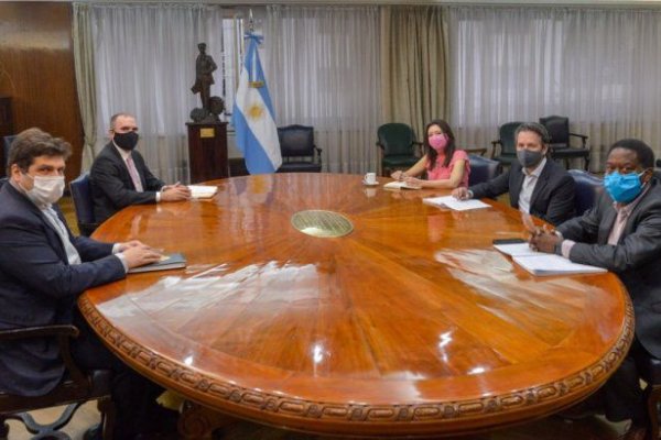 Guzmán y Chodos recibieron a la delegación del FMI