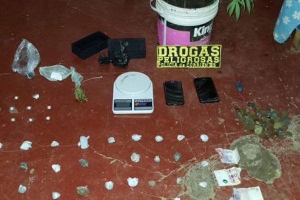 Dos detenidos por venta de droga en el barrio Juan de Vera