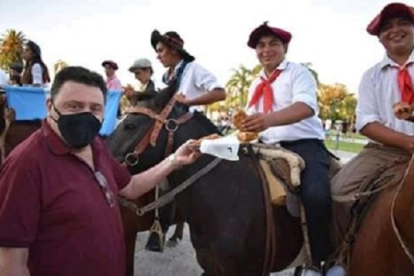 Santa Lucía: Masivo evento popular sin medidas de bioseguridad