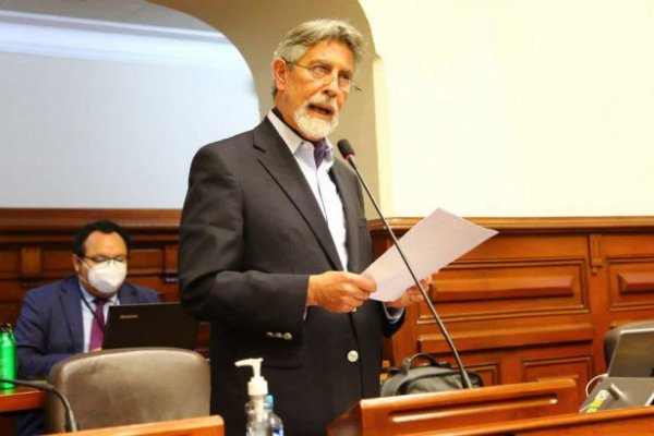 El Congreso nombró a Francisco Sagasti como nuevo presidente tras la renuncia de Merino