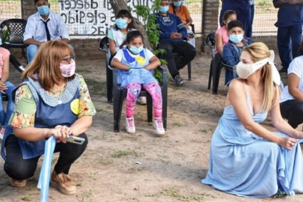 En Charata, la Primera Dama firmó un convenio para abastecer de agua a la zona rural