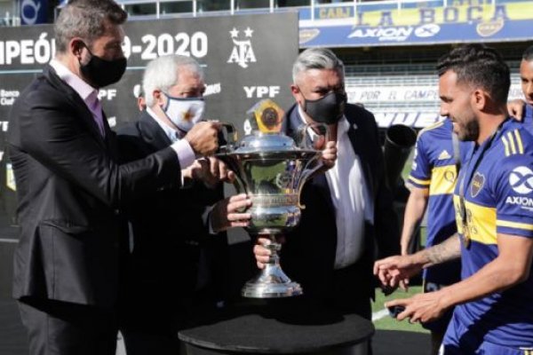 La insólita premiación a Boca: ocho meses después, en soledad y con medio plantel