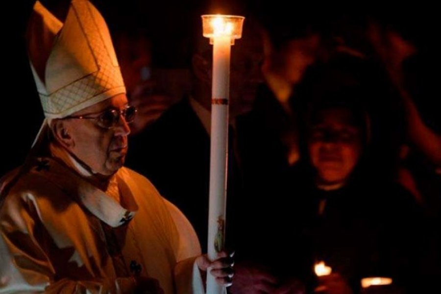 Papa Francisco agradece a vida contemplativa ser antorchas que iluminan la noche