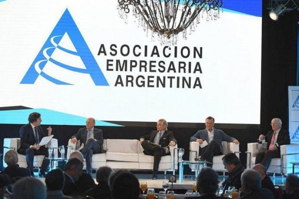 Acuerdo político, eje de la reunión de Guzmán con el FMI y los empresarios de AEA