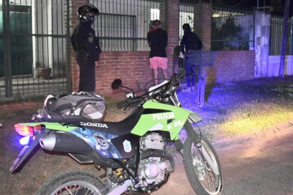 La policía clausuró dos locales comerciales demoró a más de 50 personas