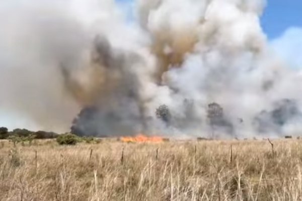 Una zona de Mburucuyá fue azotada por el fuego