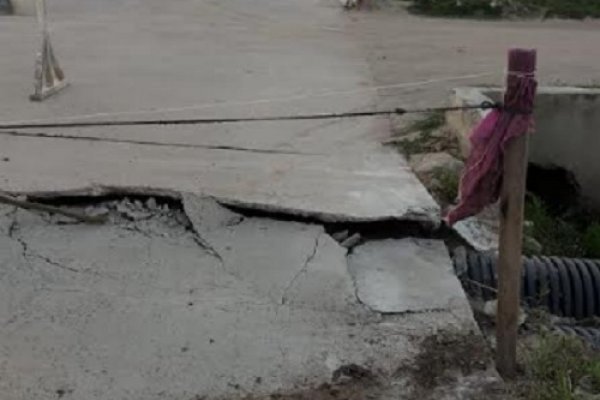 Pavimento goyano antes de inaugurarse se rompió y hay quejas de vecinos