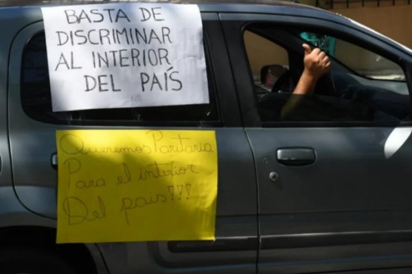 Colectiveros autoconvocados se manifestaron en caravana