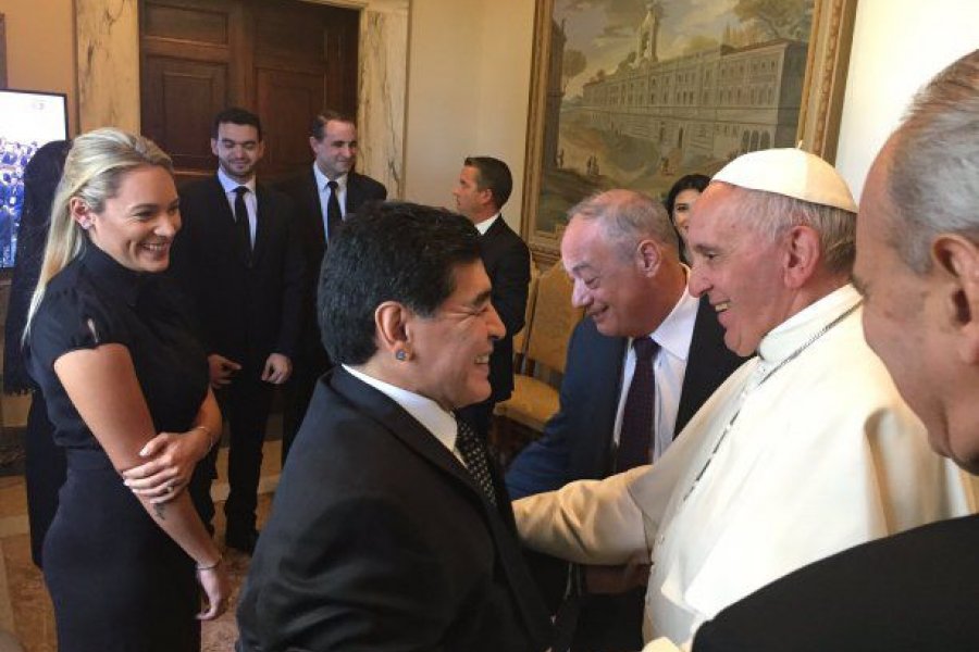 El Papa Francisco recordó "con afecto" a Maradona