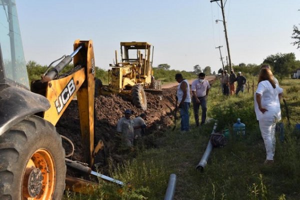 El Municipio y Aguas de Corrientes concretan 500 metros más de cañería