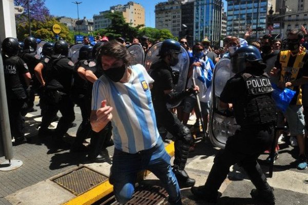 De Pedro exigió a Rodríguez Larreta la represión en inmediaciones de Plaza de Mayo