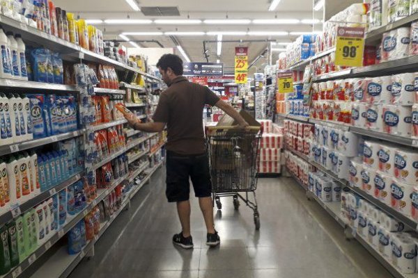Cayeron las ventas de supermercados  pero en mayoristas crecieron casi 5%