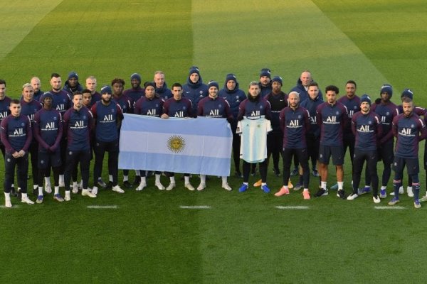 A través de PSG, Di María, Paredes y Neymar recordaron a Maradona