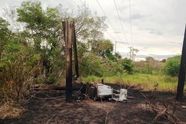 Vecinos de Yacarey y San Isidro sin luz y sin agua