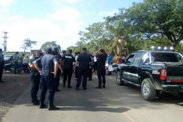 Piquete: Vecinos reclaman agua potable y cortan el tránsito en el ingreso a Itatí