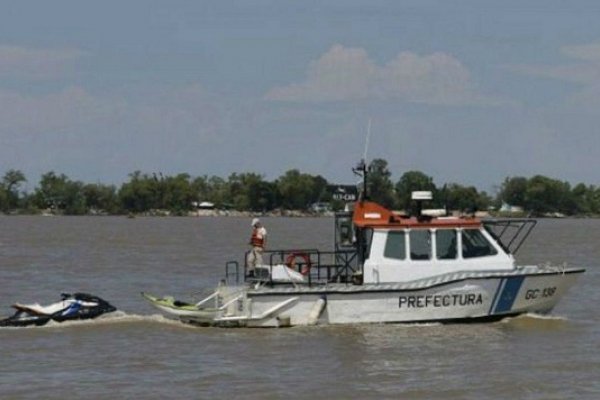Prefectura busca a un hombre que se arrojó al río Paraná