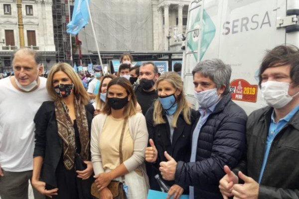 Manifestantes antiaborto se movilizaron contra la legalización