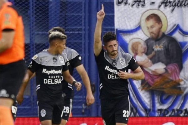 Con dedicatoria a Diego, Gimnasia venció a Vélez en Liniers