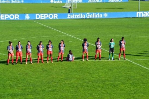 Una jugadora se negó a homenajear a Maradona y se puso de espaldas en el minuto de silencio