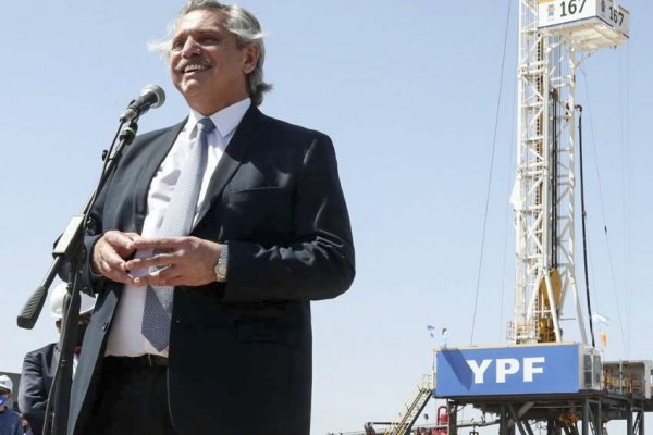 El Presidente hizo duras críticas al macrismo en la inauguración de una nueva planta de YPF