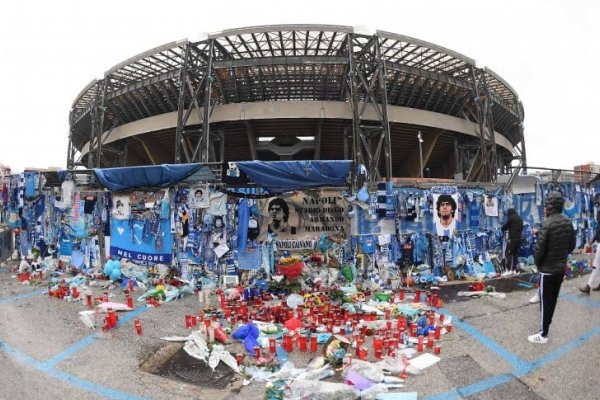 Es oficial: el estadio del Napoli se llama Diego Armando Maradona