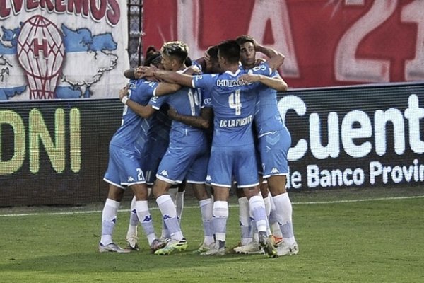 Vélez inicia los cuartos de final ante Universidad Católica de Chile