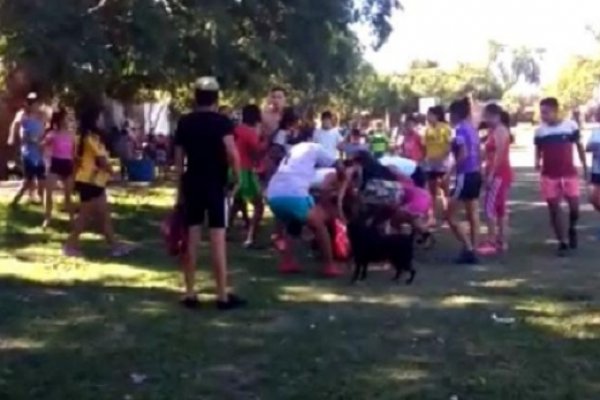 Goya: Feroz pelea en partido de fútbol femenino