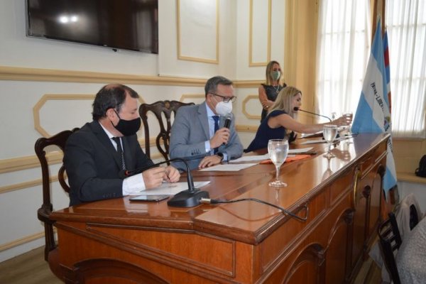 Ediles eligen autoridades para 2021 y alistan suba del boleto