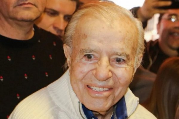 Internación de Carlos Menem: Evoluciona favorablemente y le suministran antibióticos