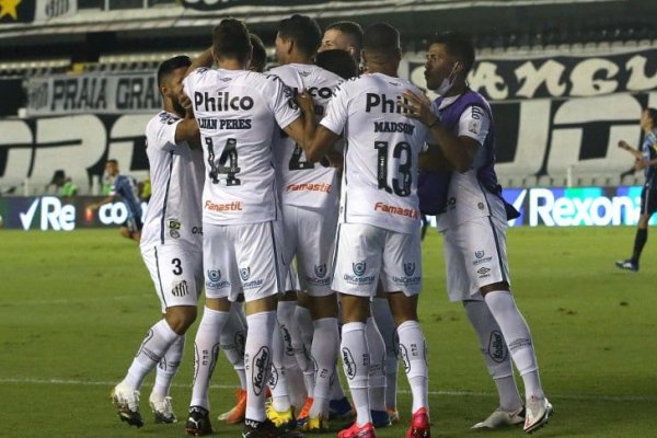 Santos goleó a Gremio y será el rival de Boca o Racing