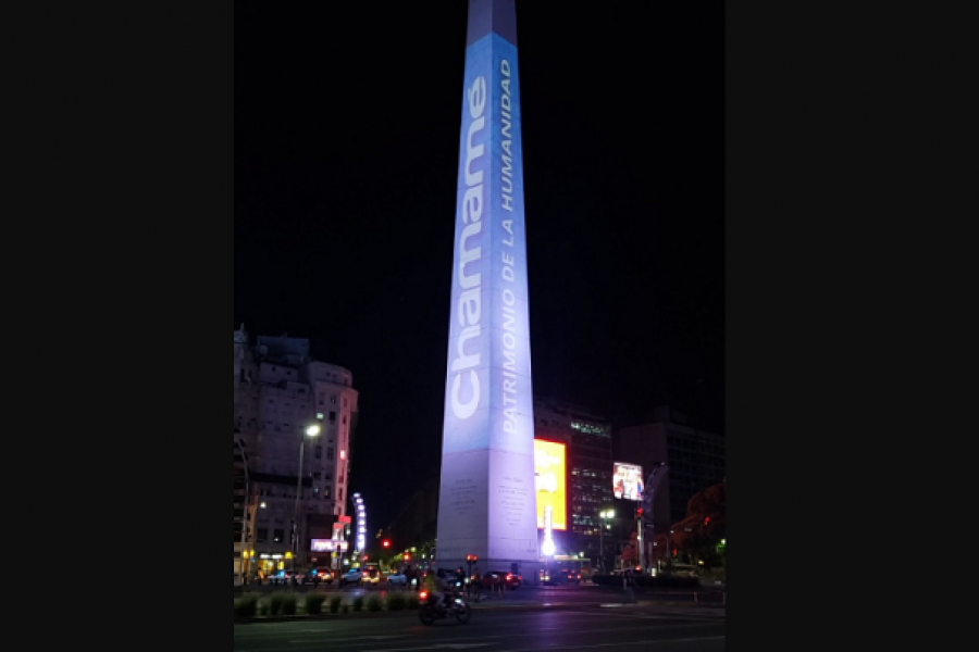 El Obelisco se iluminó con el Chamamé de la Humanidad