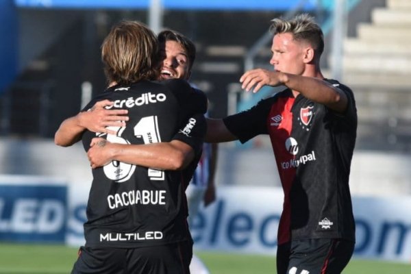 Newell's derrotó a Sportivo Peñarol sin complicaciones y jugará ante Sarmiento