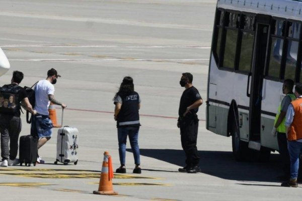 Messi llegó a Argentina para pasar la Navidad