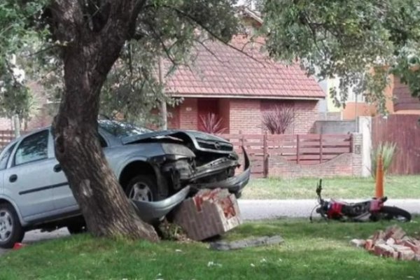 Tiene Covid-19 y en vez de aislarse protagonizó un accidente