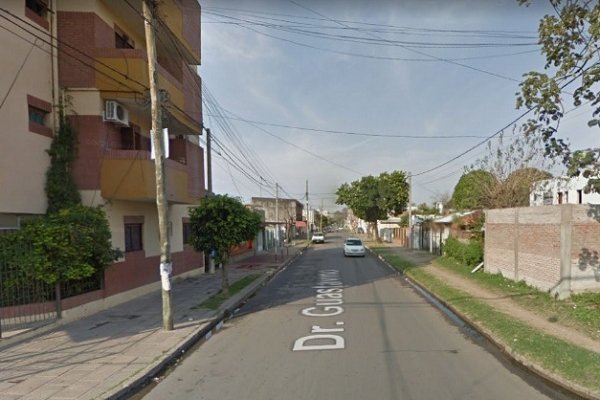 Hallaron muerto a un hombre en su departamento