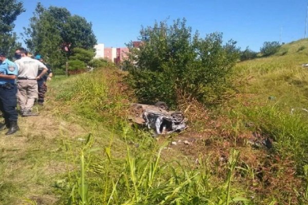 Córdoba: Murieron tres jóvenes al desbarrancar un auto