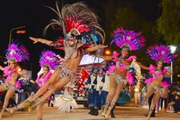 En plena pandemia comparsas de Santo Tomé piden una noche de desfile