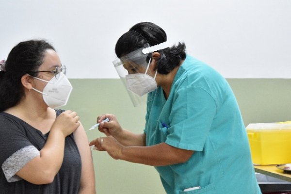 Lucha contra la pandemia: Comenzó la vacunación a los agentes sanitarios municipales