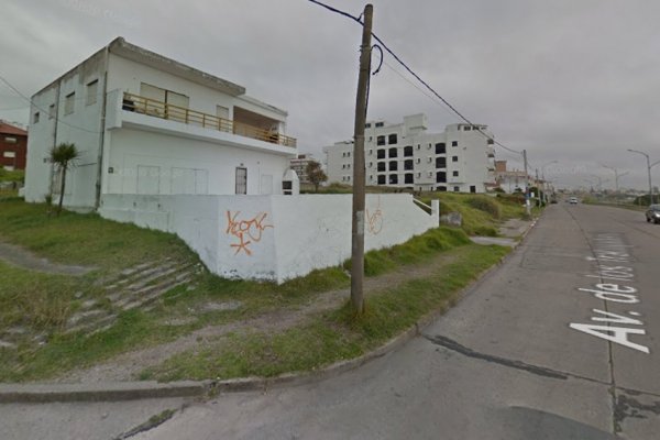 Desactivan una fiesta clandestina con casi 500 jóvenes en Mar del Plata