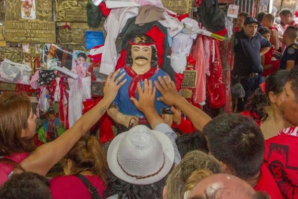 VIDEO| El fuego arrasó con todo, pero la ermita del Gaucho Gil quedó intacta