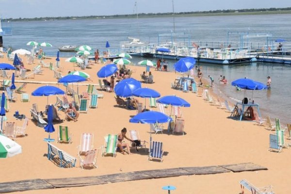 El verano se vive a pleno en la playa regatense