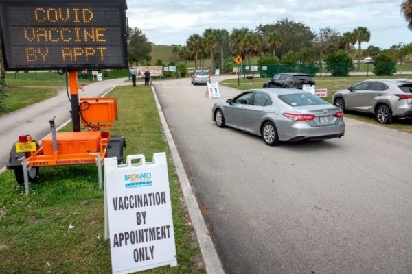 Turismo de vacunación: Los argentinos que se van a vacunar a Miami