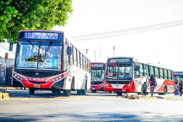 Cuarto día de paro de colectivos urbanos en Corrientes