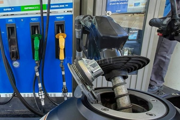 YPF aplicó el segundo aumento del año en el precio de los combustibles