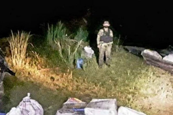 La Prefectura detuvo a los siete involucrados en una operación de narcotráfico en Santa Fe