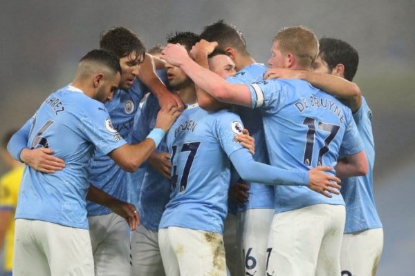 Manchester City venció al Brighton y sigue en la pelea