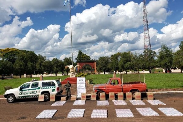 Misiones - Salta: Incautan 6.950 paquetes de cigarrillos y 60 kilos de hojas de coca