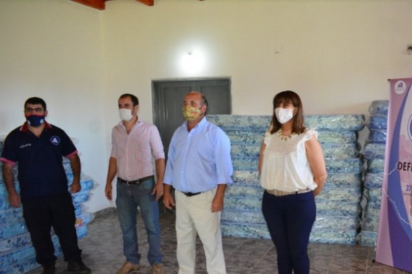 El Intendente entregó colchones para mejorar el equipamiento del albergue municipal
